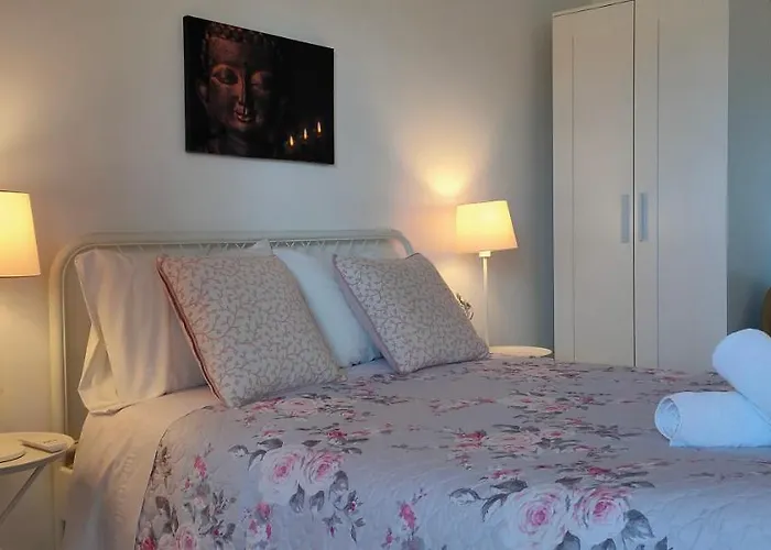 Auto Check-in Hostel